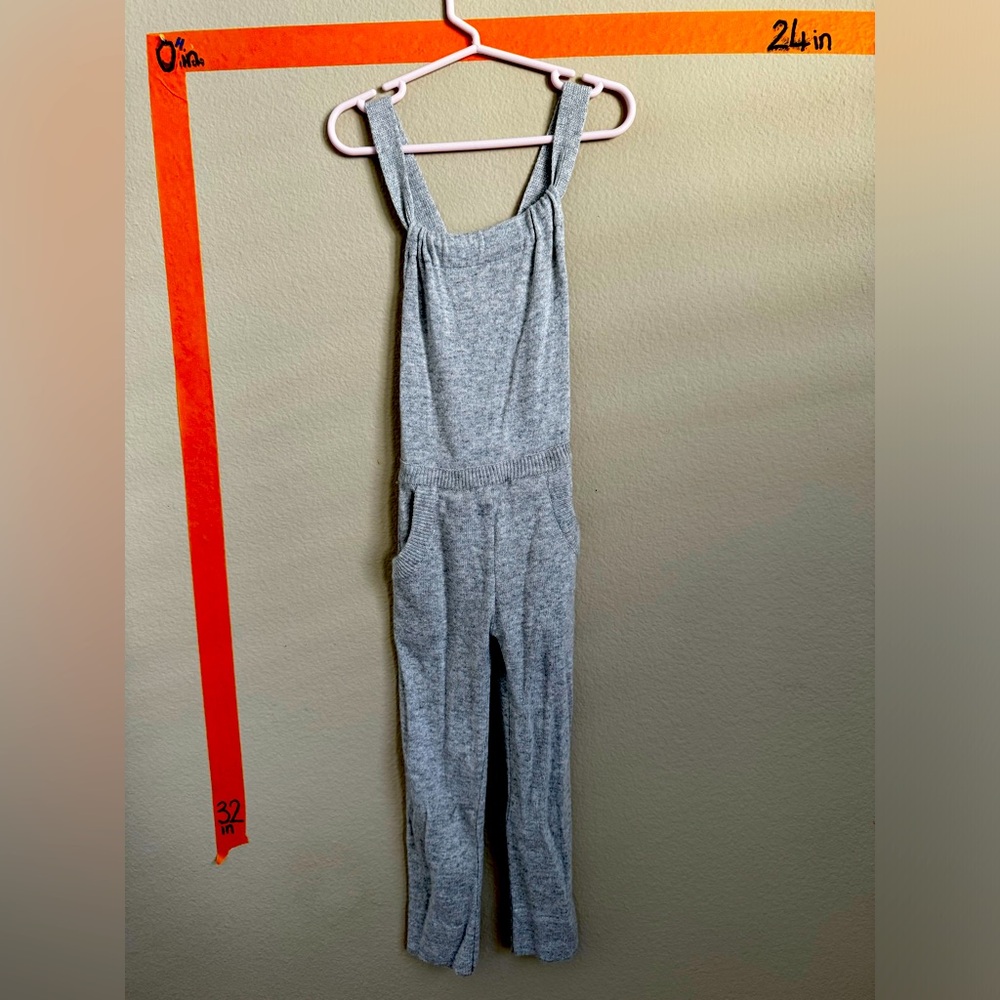 Bonnet à pompon sweater-like material jumpsuit sz 3